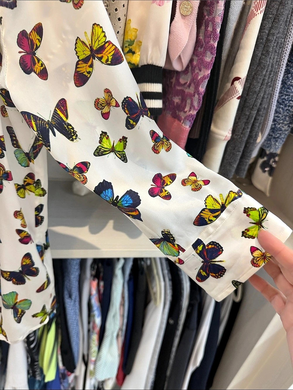 L'AGENCE Dani Silk Blouse Butterfly Print XS - Picture 6 of 7